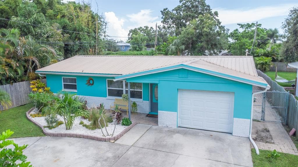 5914 TANGERINE AVENUE S GULFPORT, FL 33707