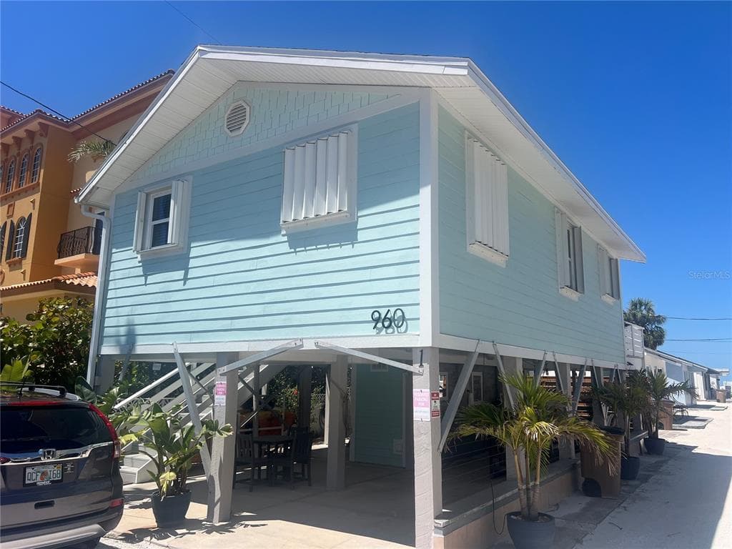960 GULF BOULEVARD UNIT 1 INDIAN ROCKS BEACH, FL 33785