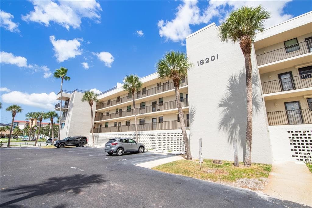 18201 GULF BOULEVARD UNIT 401 REDINGTON SHORES, FL 33708