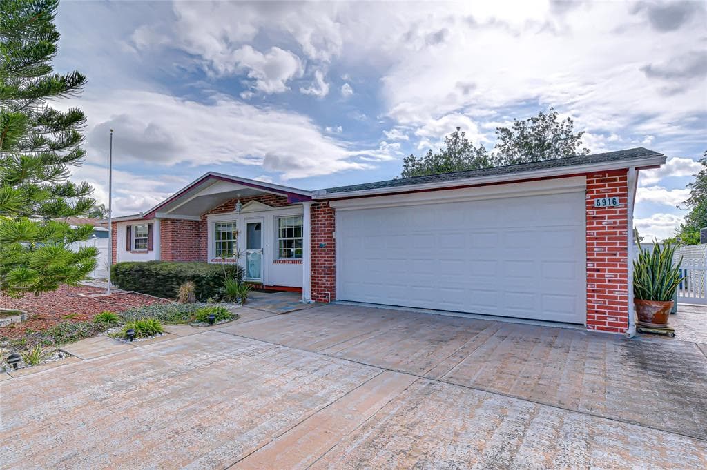 5916 TERN DRIVE NEW PORT RICHEY, FL 34652