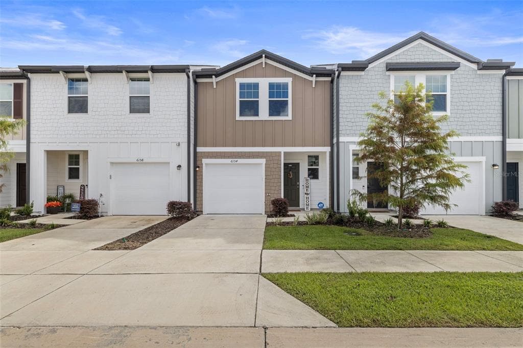 6154 CALLE OCHOA STREET ZEPHYRHILLS, FL 33542