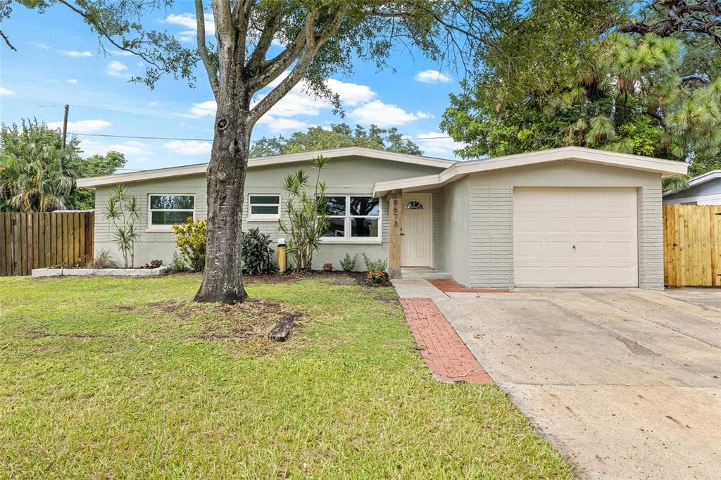 8673 78TH PLACE SEMINOLE, FL 33777
