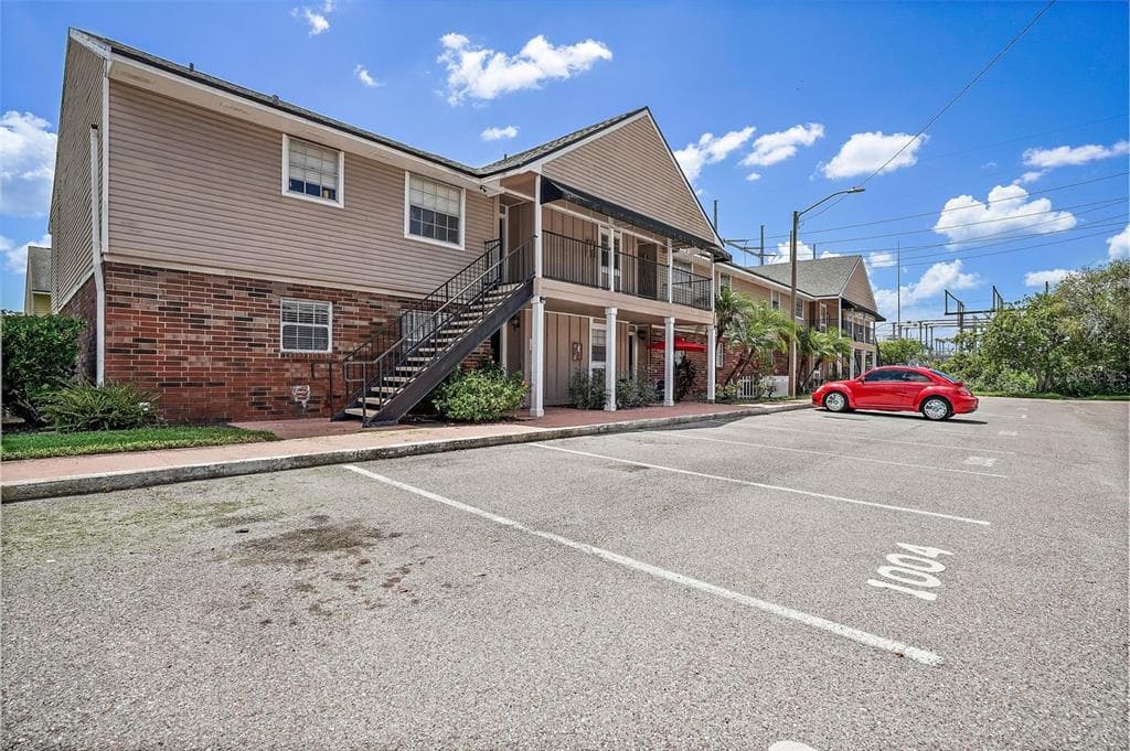 200 COUNTRY CLUB DRIVE UNIT 1001 LARGO, FL 33771