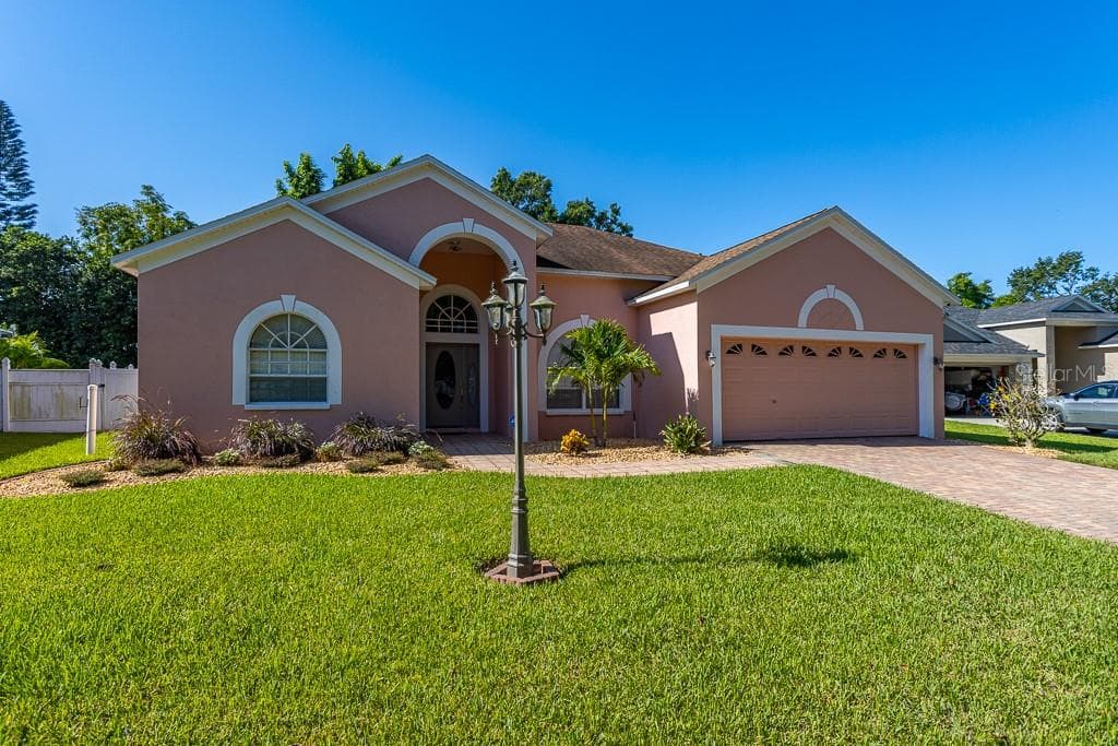 828 INNERGARY PLACE