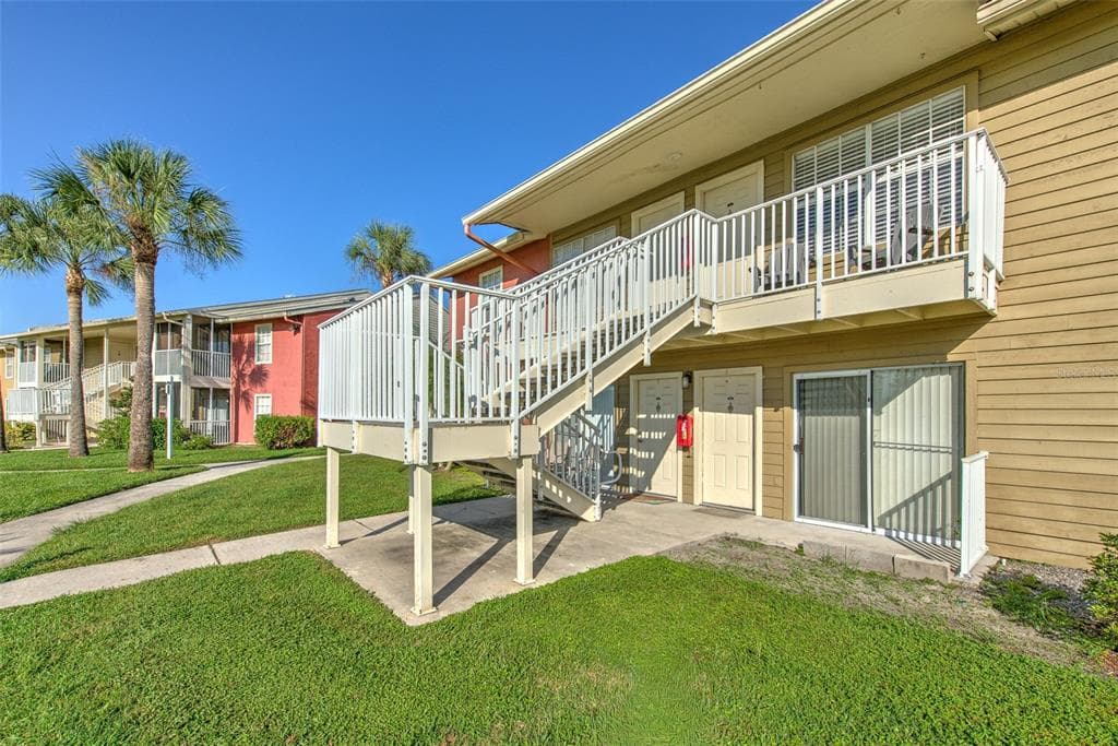 308 LAKE PARSONS GREEN UNIT 106 BRANDON, FL 33511