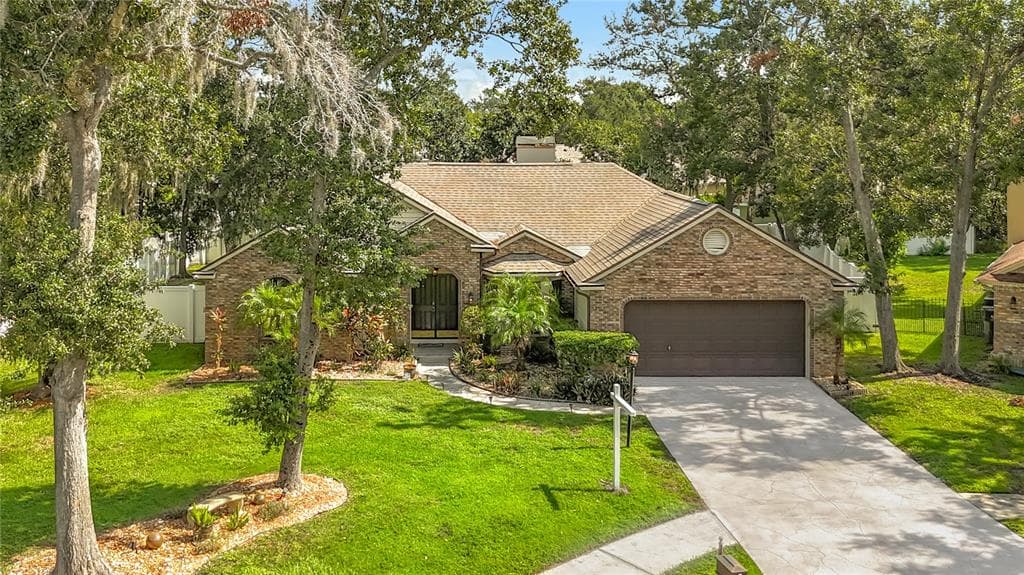 3810 HOLLOW WOOD DR