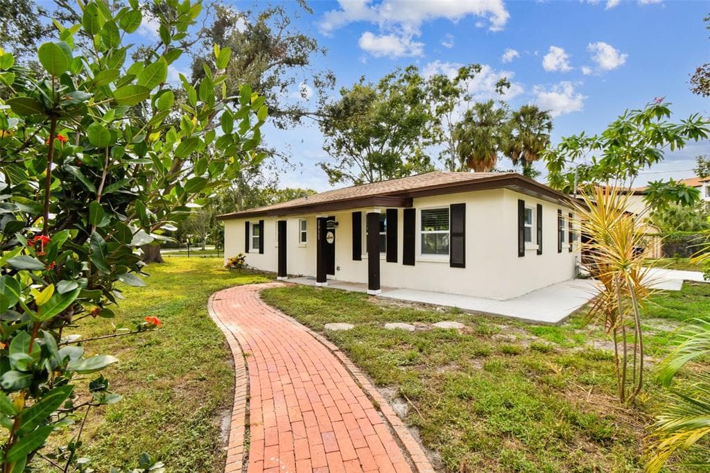 3915 W PEARL AVENUE TAMPA, FL 33611
