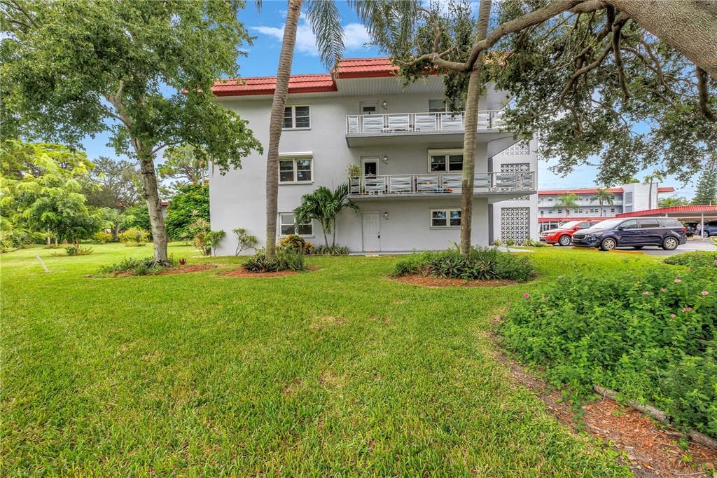 5660 80TH STREET N UNIT D108 ST PETERSBURG, FL 33709