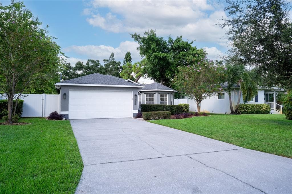 725 37TH AVENUE N ST PETERSBURG, FL 33704