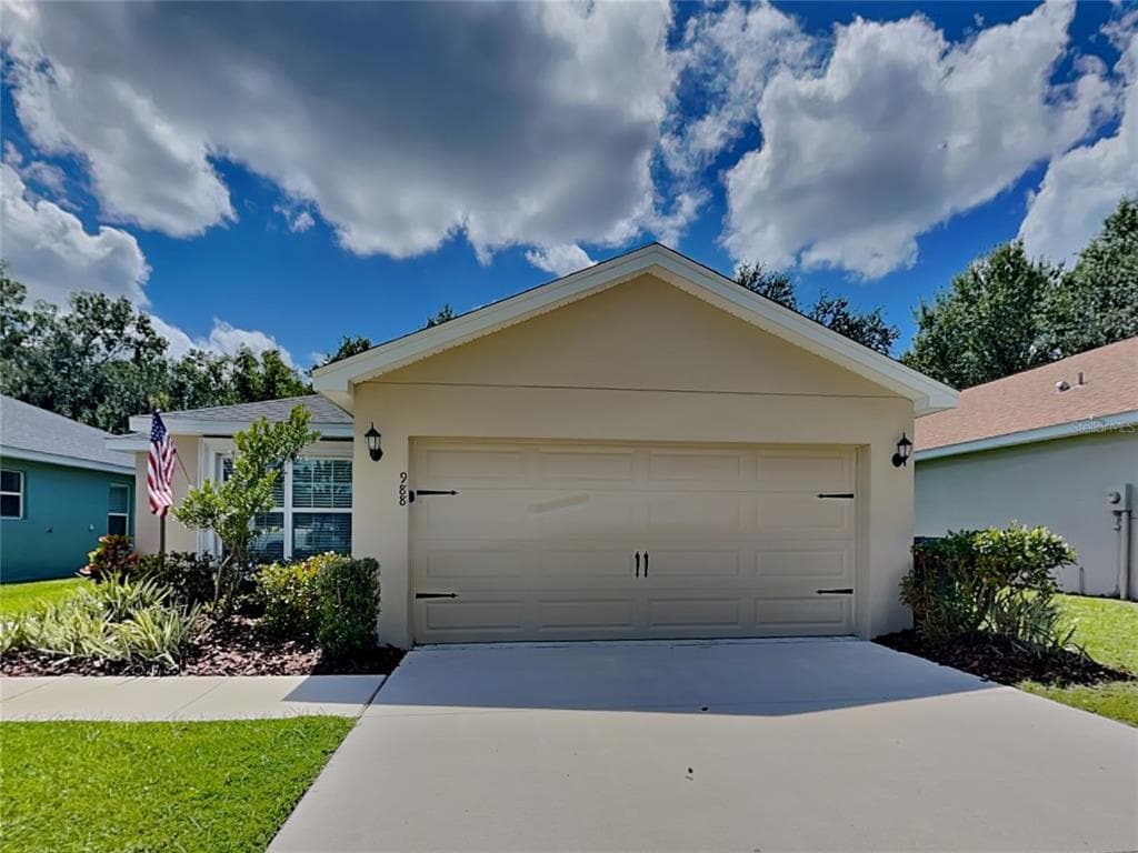 988 BLUE TIDE LANE LAKELAND, FL 33809