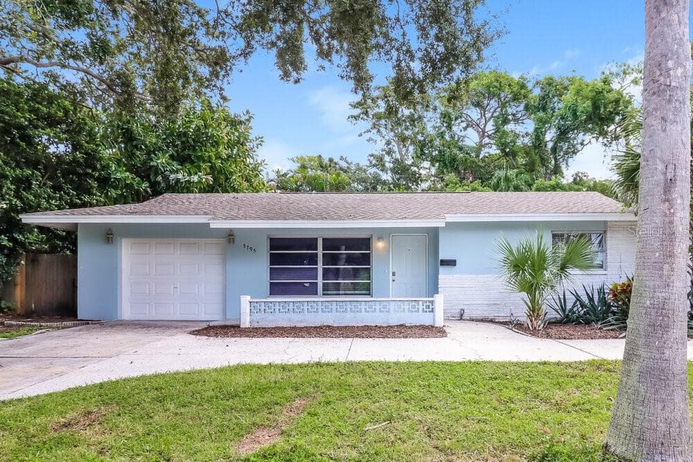 5795 HILLSIDE STREET SEMINOLE, FL 33772