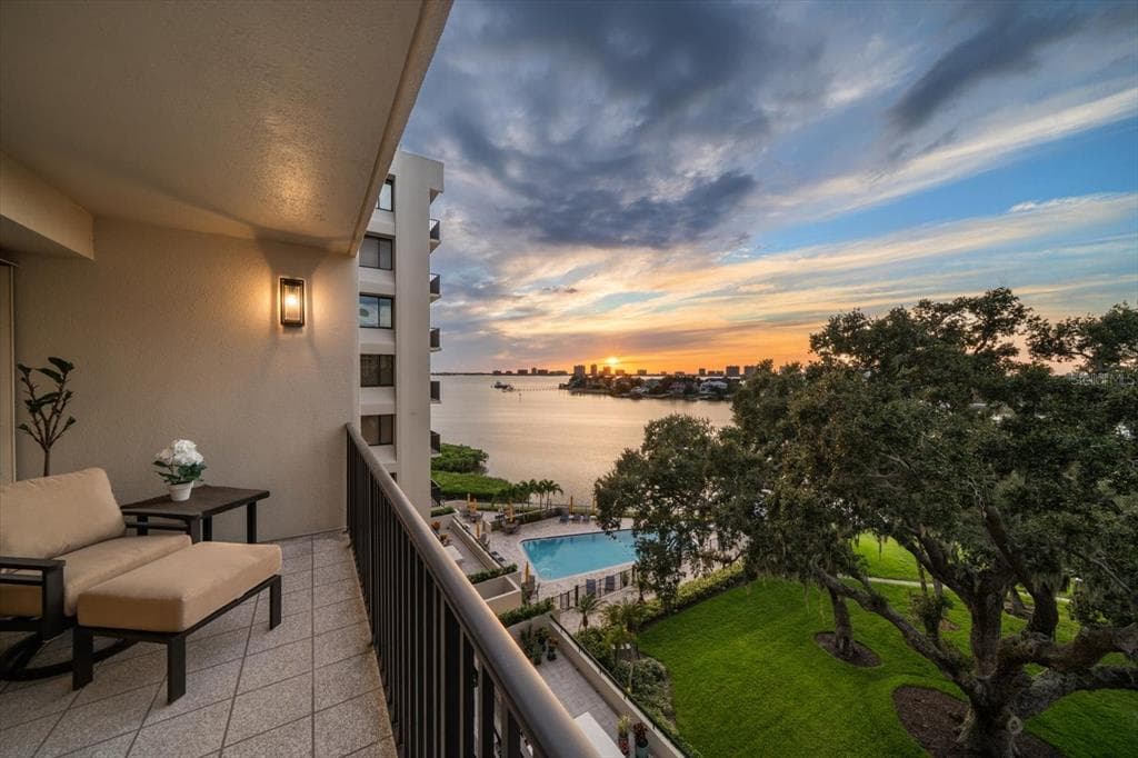 4 BELLEVIEW BOULEVARD UNIT 507 BELLEAIR, FL 33756