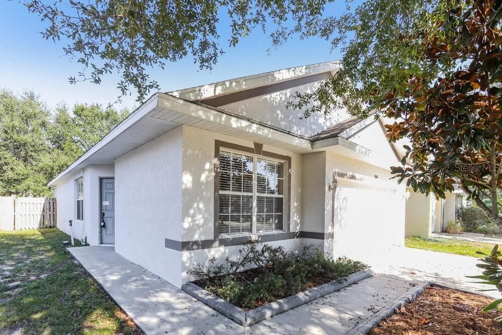 7455 OXFORD GARDEN CIRCLE APOLLO BEACH, FL 33572