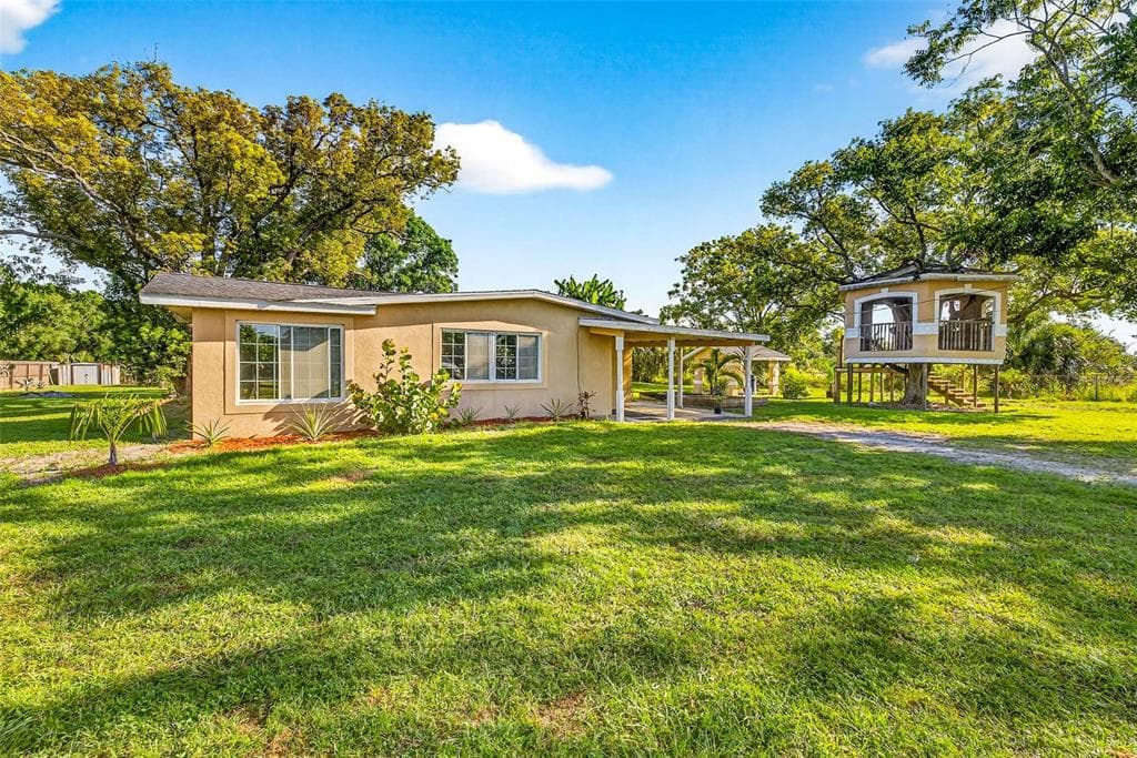 2803 GULF CITY ROAD RUSKIN, FL 33570