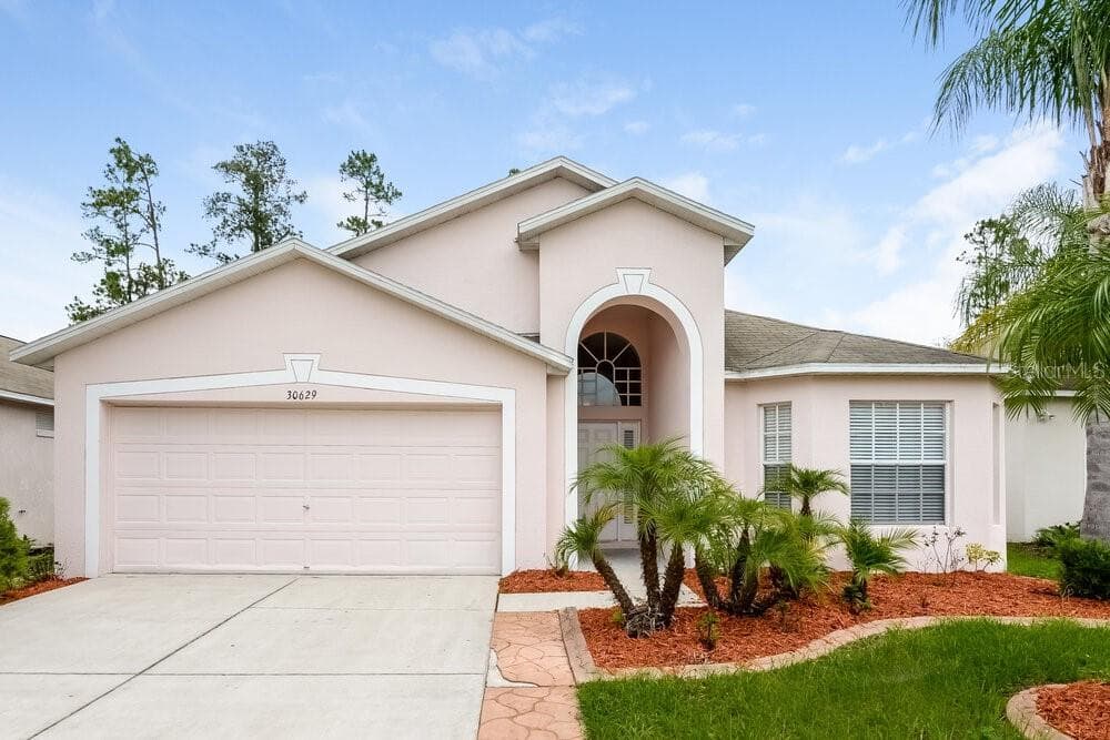 30629 MIDTOWN COURT WESLEY CHAPEL, FL 33545