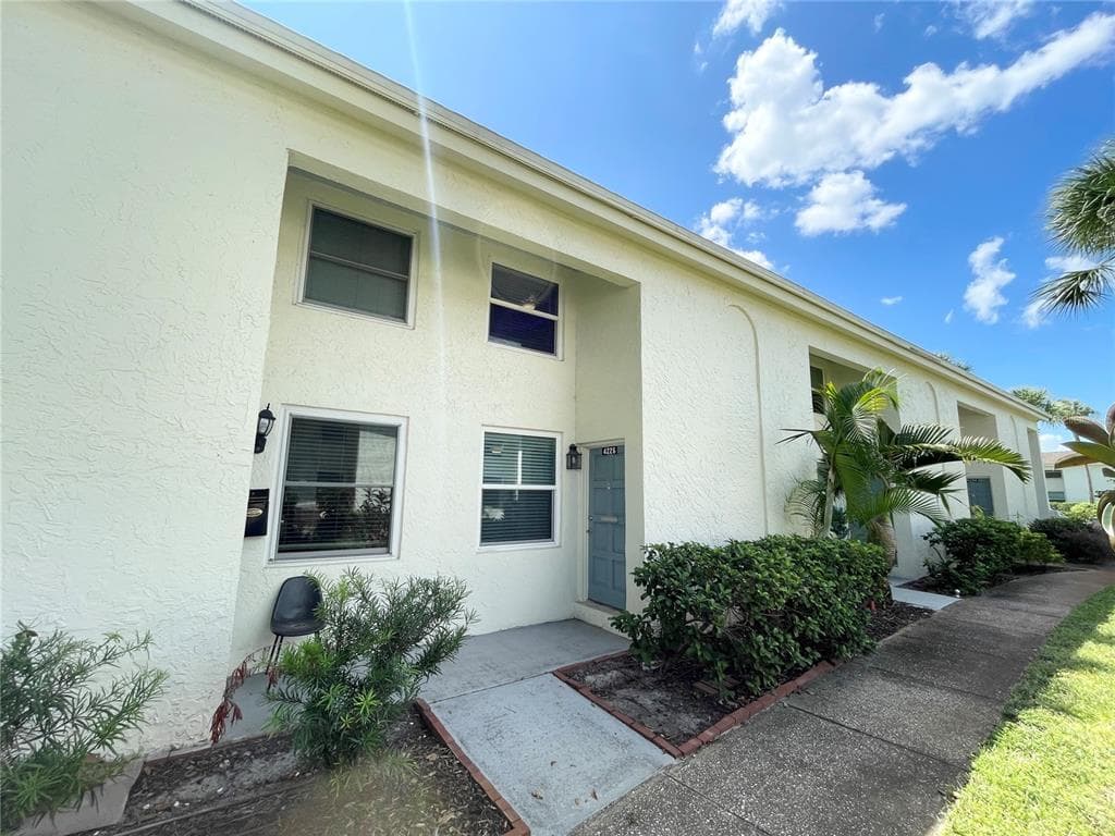 4226 LA DEGA COURT TAMPA, FL 33611