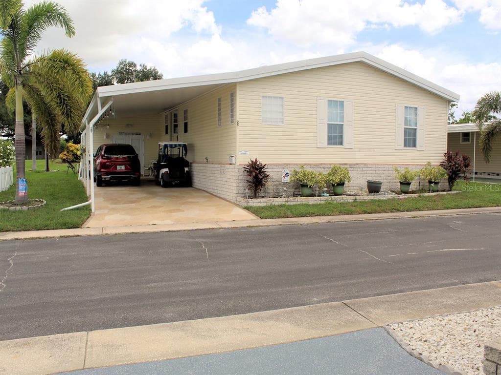 25 THATCH PALM STREET W