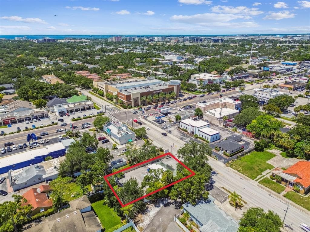 3712 W AZEELE STREET TAMPA, FL 33609