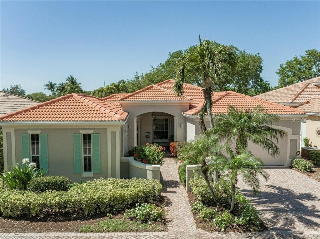9325 E MAIDEN COURT VERO BEACH, FL 32963