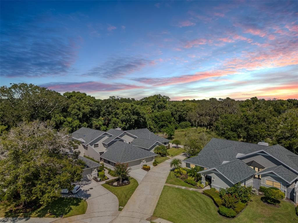 2639 ROYAL LIVERPOOL DRIVE TARPON SPRINGS, FL 34688