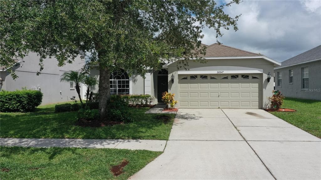 30547 CASEWELL PLACE WESLEY CHAPEL, FL 33545