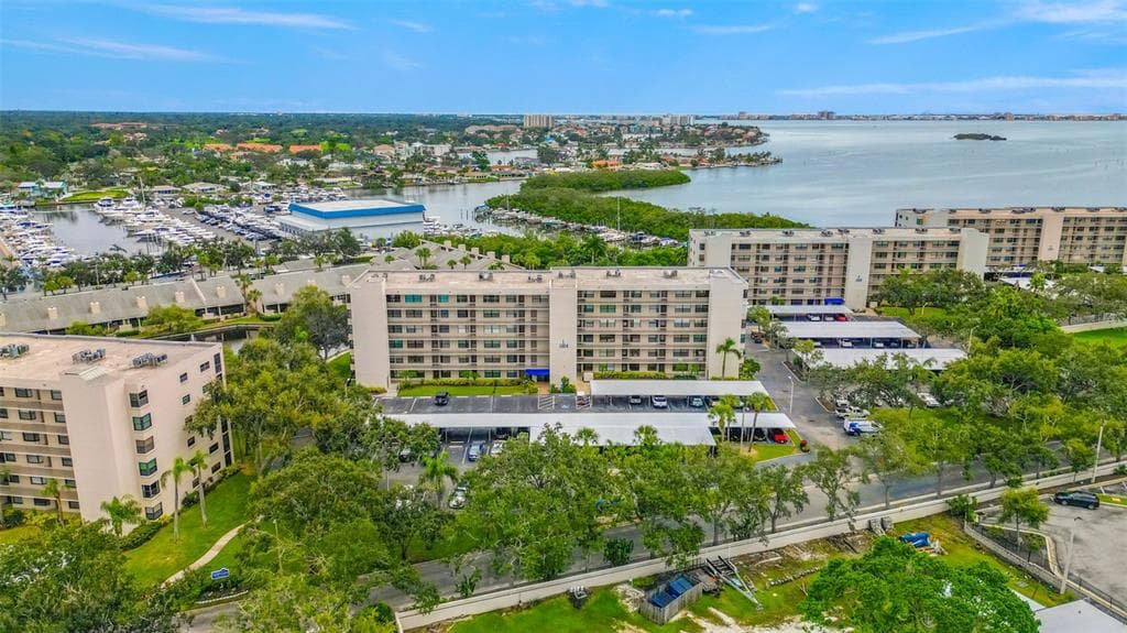 1324 PASADENA AVENUE S UNIT 202 SOUTH PASADENA, FL 33707