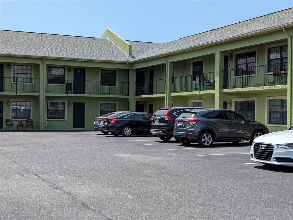 4416 N CLARK AVENUE UNIT 4 TAMPA, FL 33614