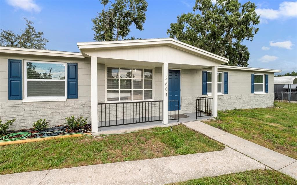 3601 E GIDDENS AVENUE TAMPA, FL 33610