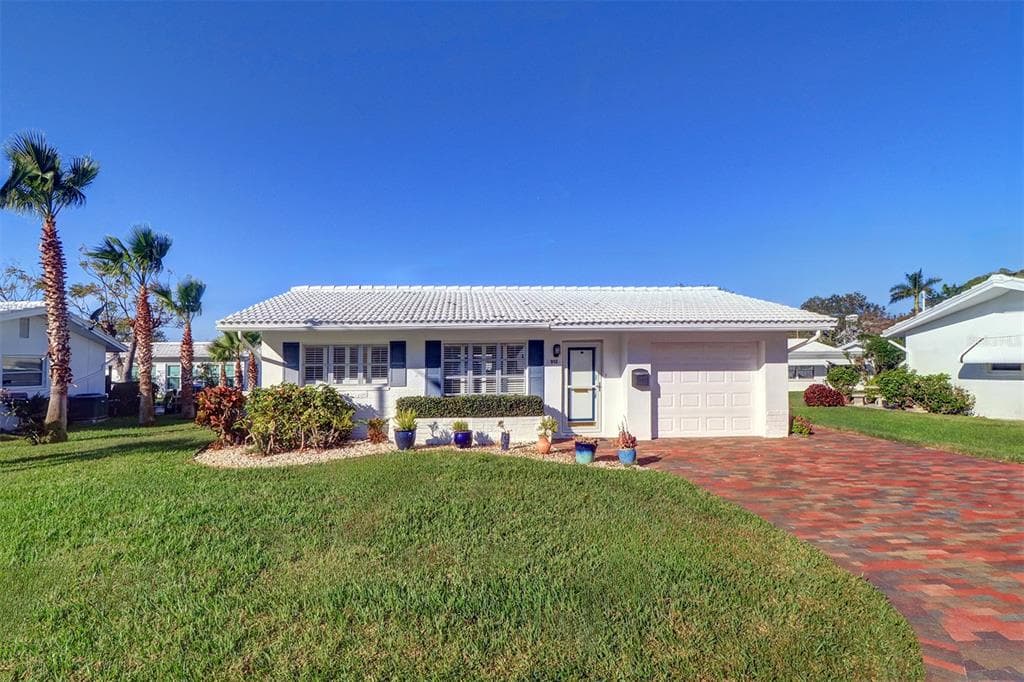 9156 142ND STREET SEMINOLE, FL 33776