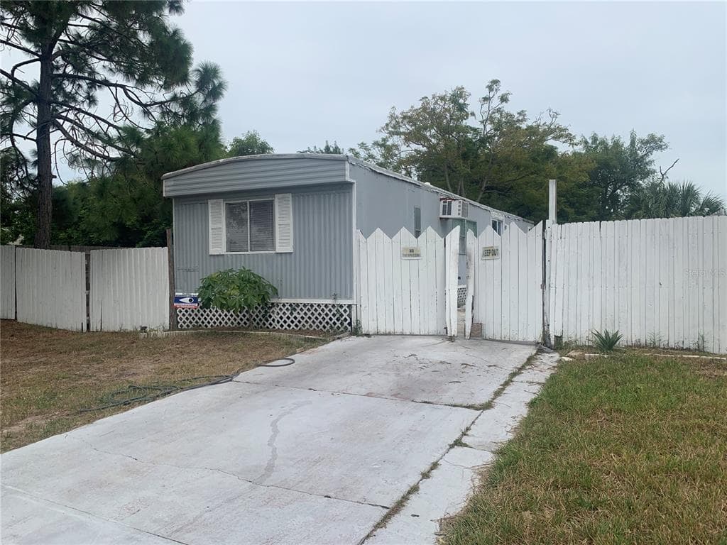 6531 BANDURA AVENUE NEW PORT RICHEY, FL 34653