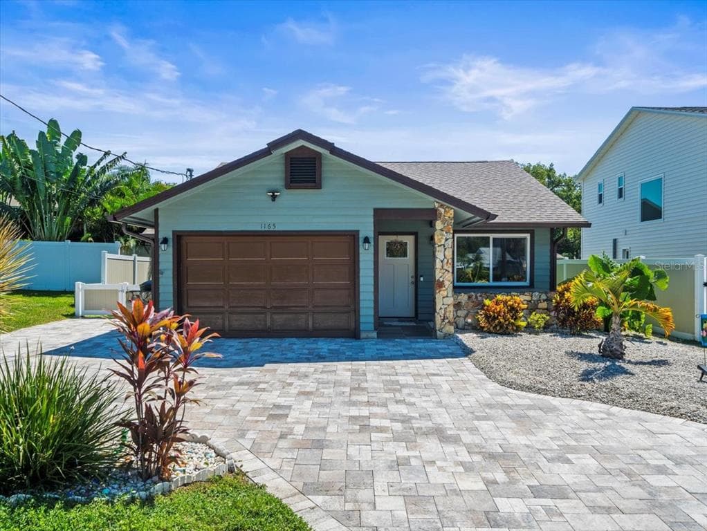 1165 FALCON DRIVE DUNEDIN, FL 34698