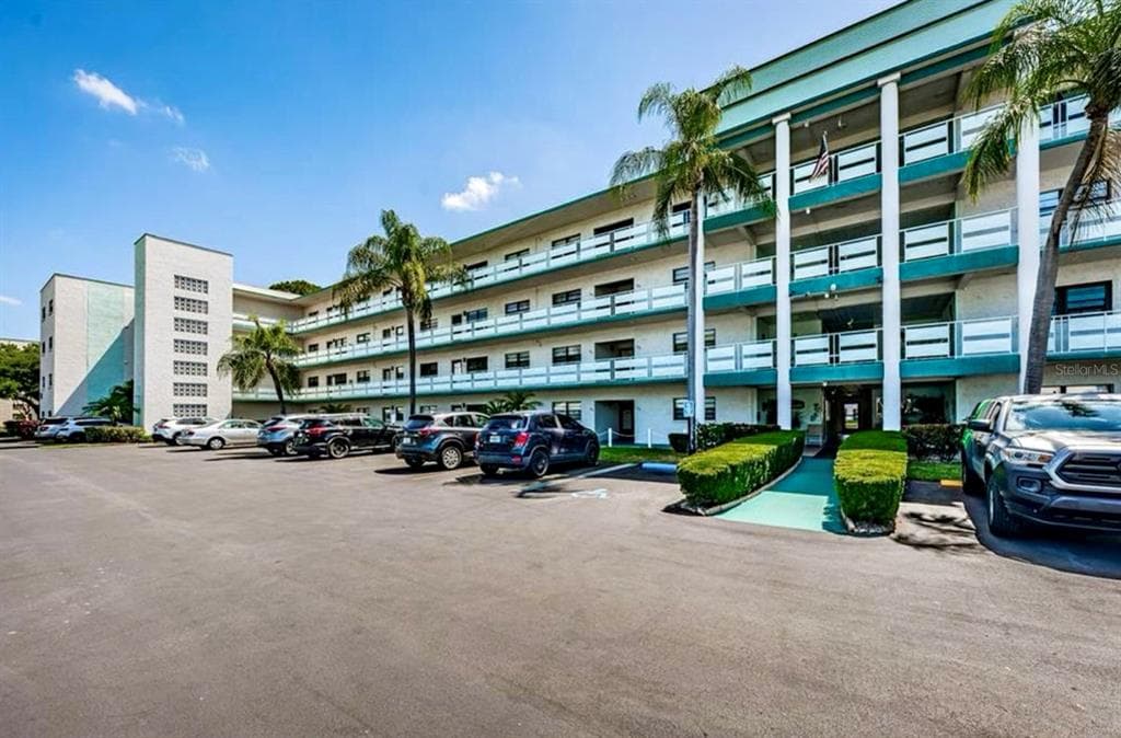 5970 80TH STREET N UNIT 405 ST PETERSBURG, FL 33709