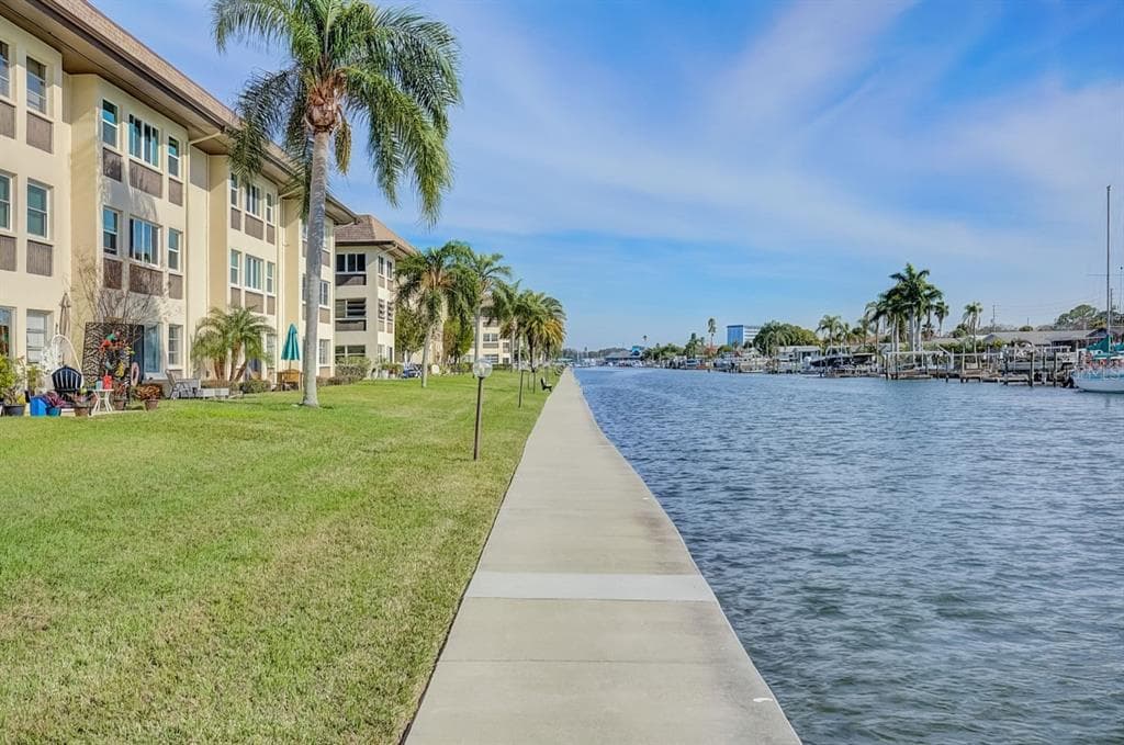 4518 GARNET DRIVE UNIT 101 NEW PORT RICHEY, FL 34652