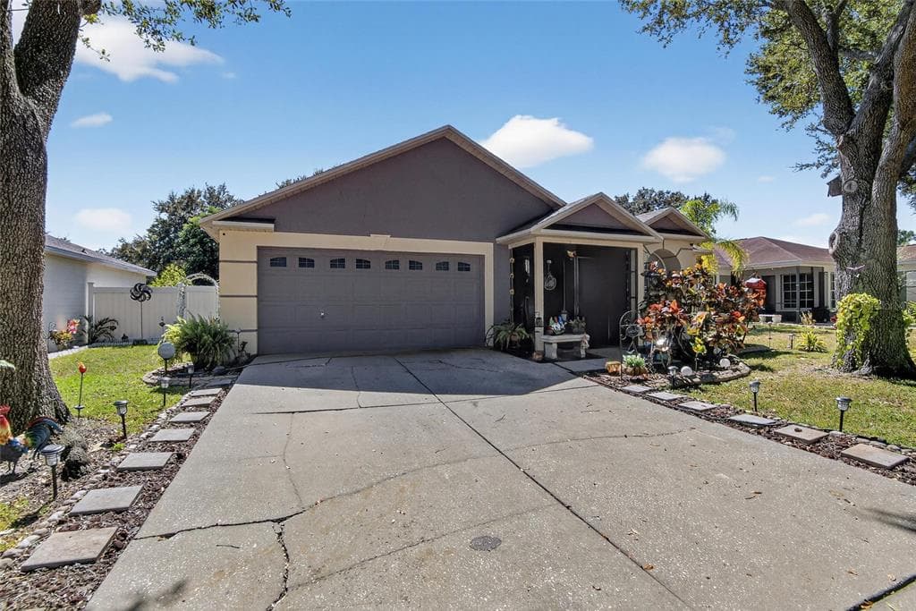 1815 ELLINGTON COURT VALRICO, FL 33594