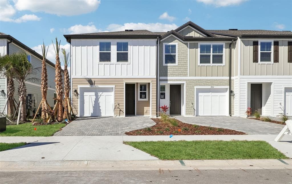 7653 DEER VALLEY CIR. TAMPA, FL 33635