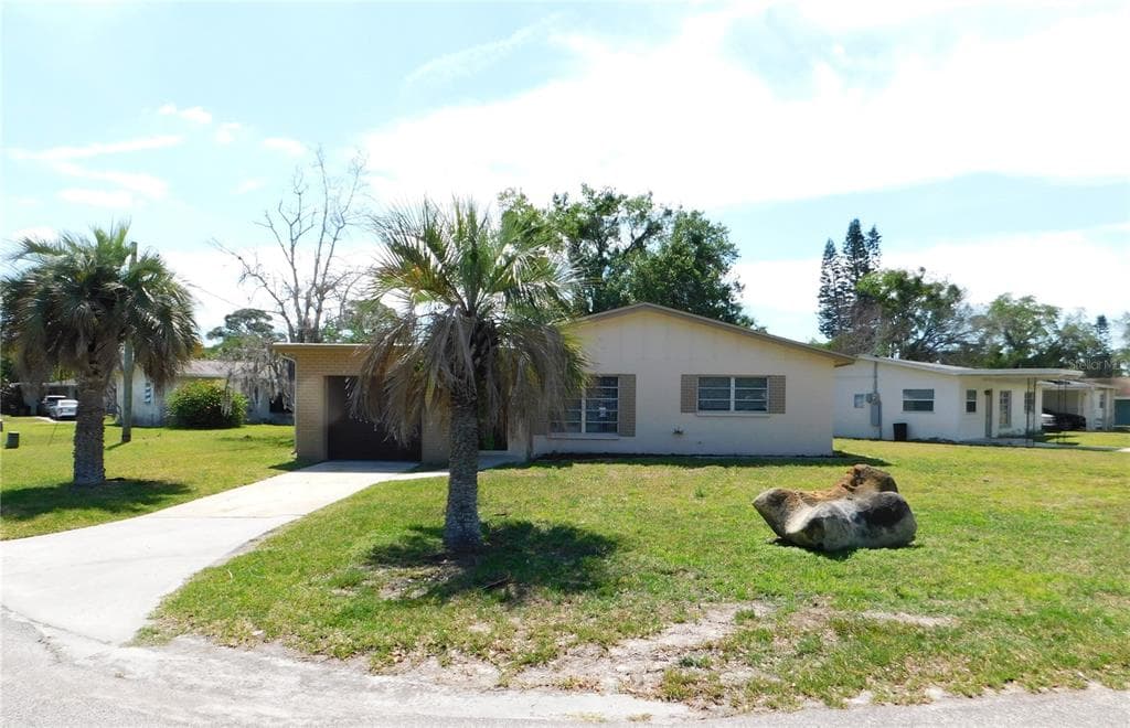 4902 LARGO TERRACE NEW PORT RICHEY, FL 34652