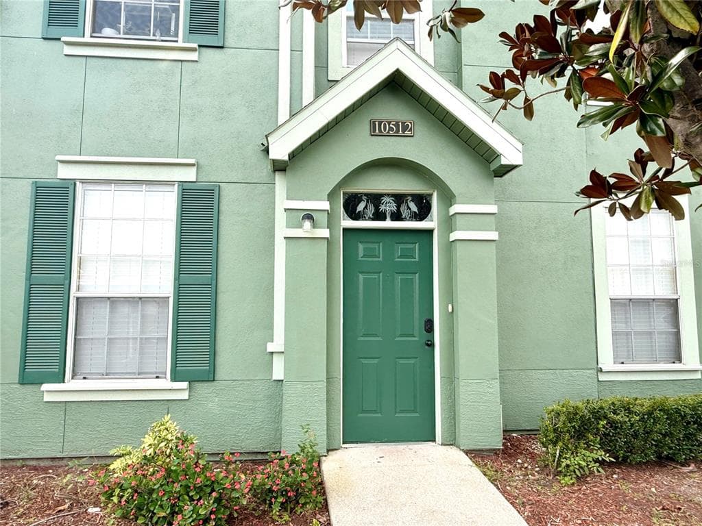 10512 WINDSOR LAKE COURT UNIT 10512 TAMPA, FL 33626