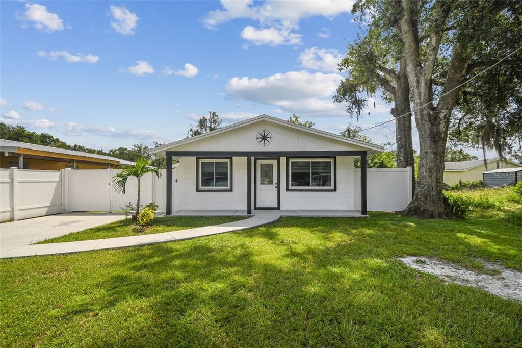 1315 E DR MARTIN LUTHER KING JR BOULEVARD PLANT CITY, FL 33563