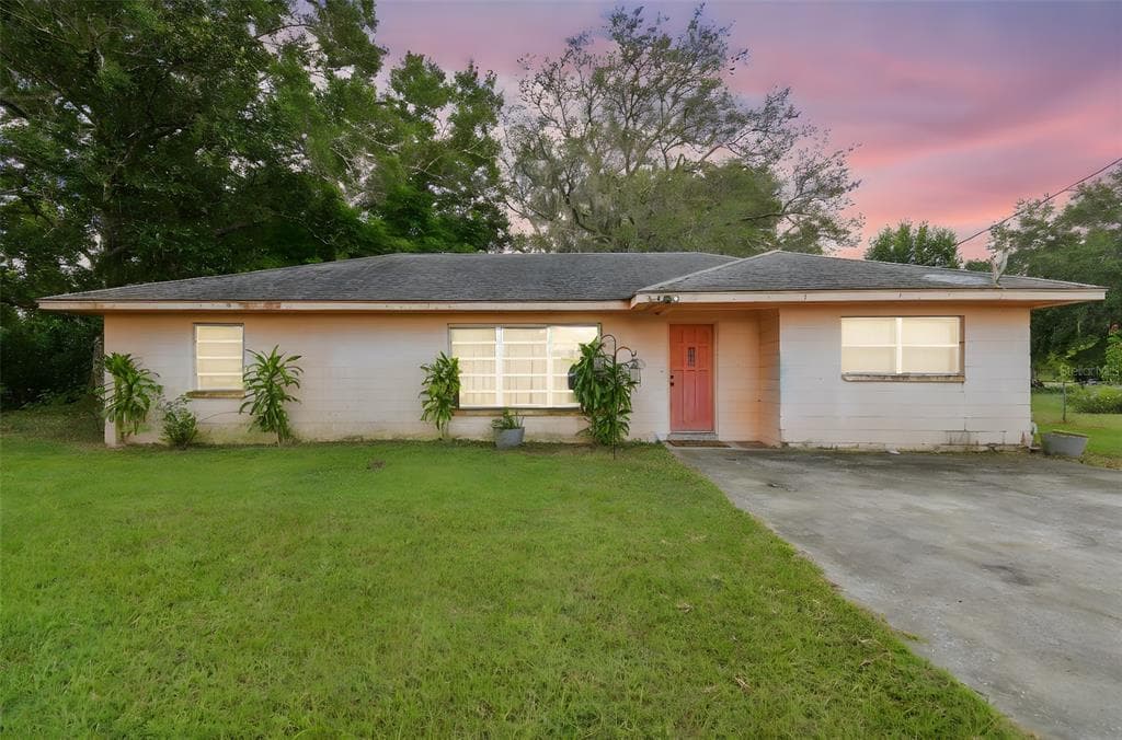 918 CRENSHAW LAKE ROAD LUTZ, FL 33548