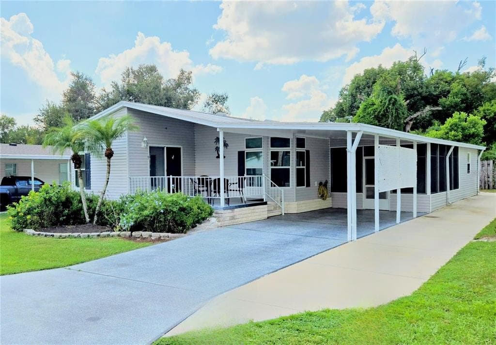 5823 NAVAHO COURT ZEPHYRHILLS, FL 33542