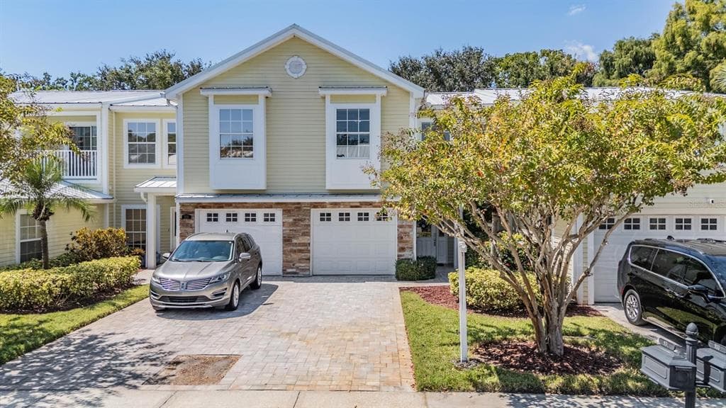 931 WOODBRIDGE COURT SAFETY HARBOR, FL 34695