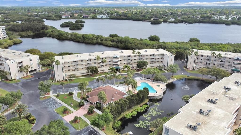 6575 99TH WAY N UNIT 22201 ST PETERSBURG, FL 33708