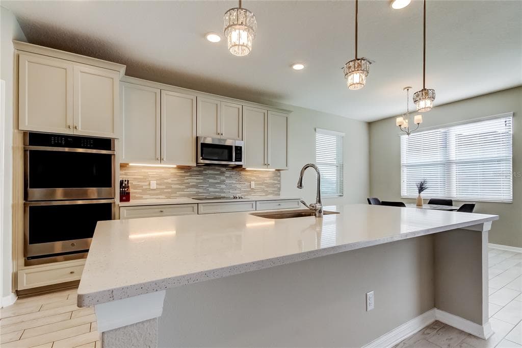 9542 SEAGRASS PORT PASS WESLEY CHAPEL, FL 33545