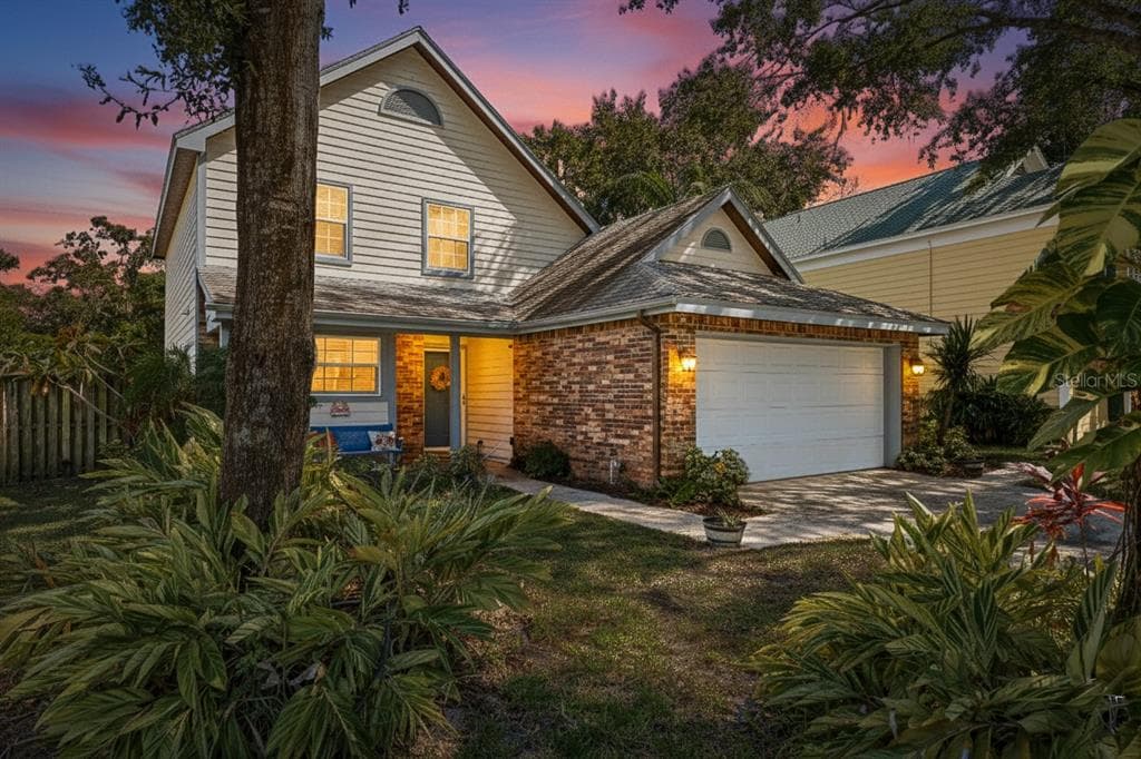 678 GREENGLEN LANE PALM HARBOR, FL 34684