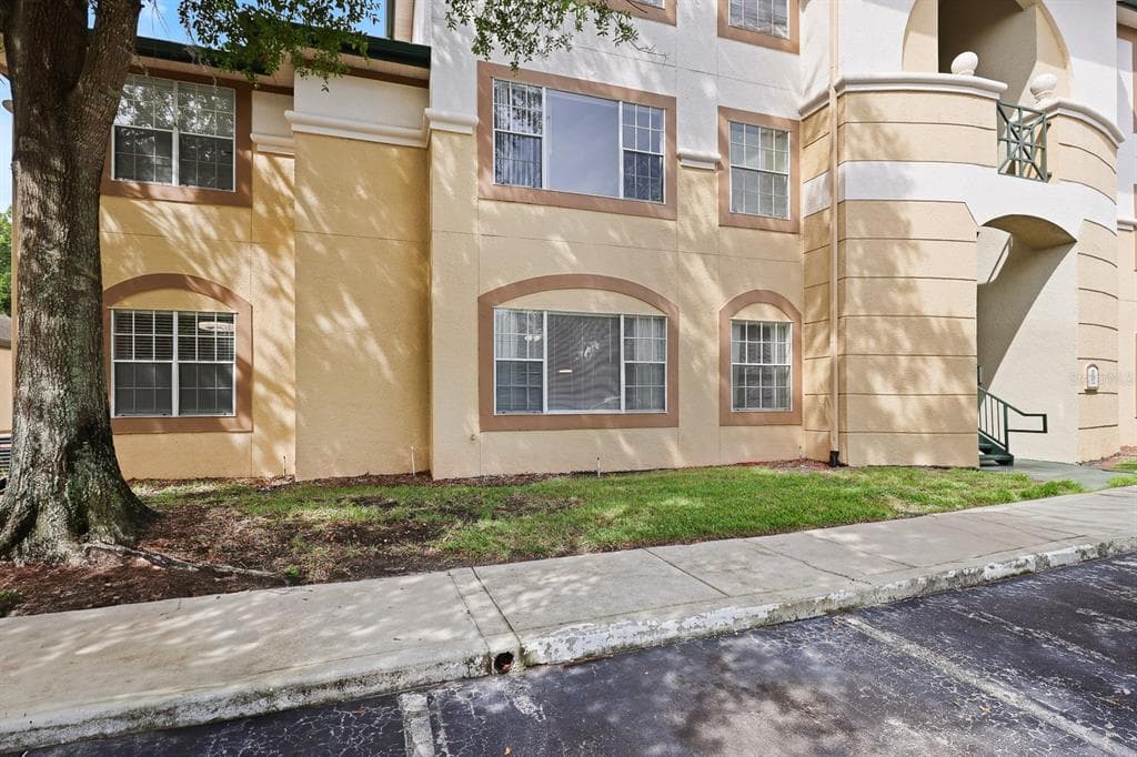 17108 CARRINGTON PARK DRIVE UNIT 701 TAMPA, FL 33647