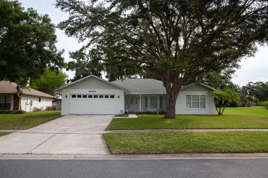 2004 E TIMBERLANE DRIVE PLANT CITY, FL 33563