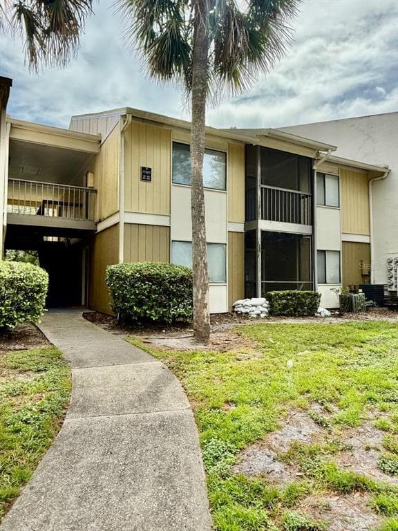 13385 ARBOR POINTE CIRCLE UNIT 203 TAMPA, FL 33617