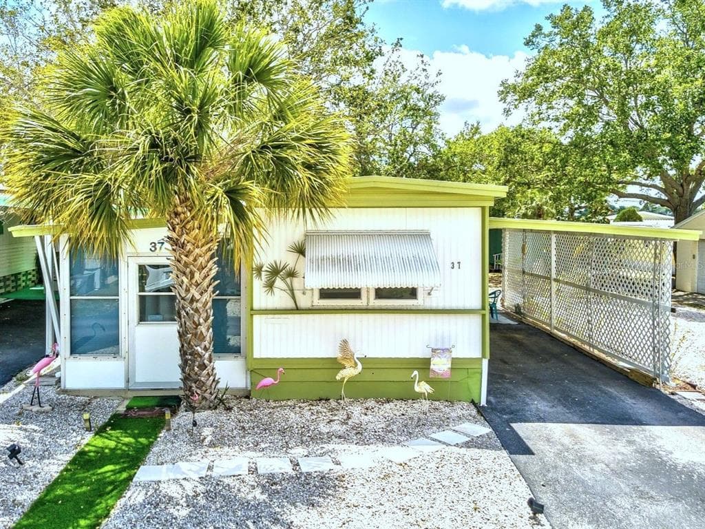 800 CHESAPEAKE DRIVE UNIT 37 TARPON SPRINGS, FL 34689