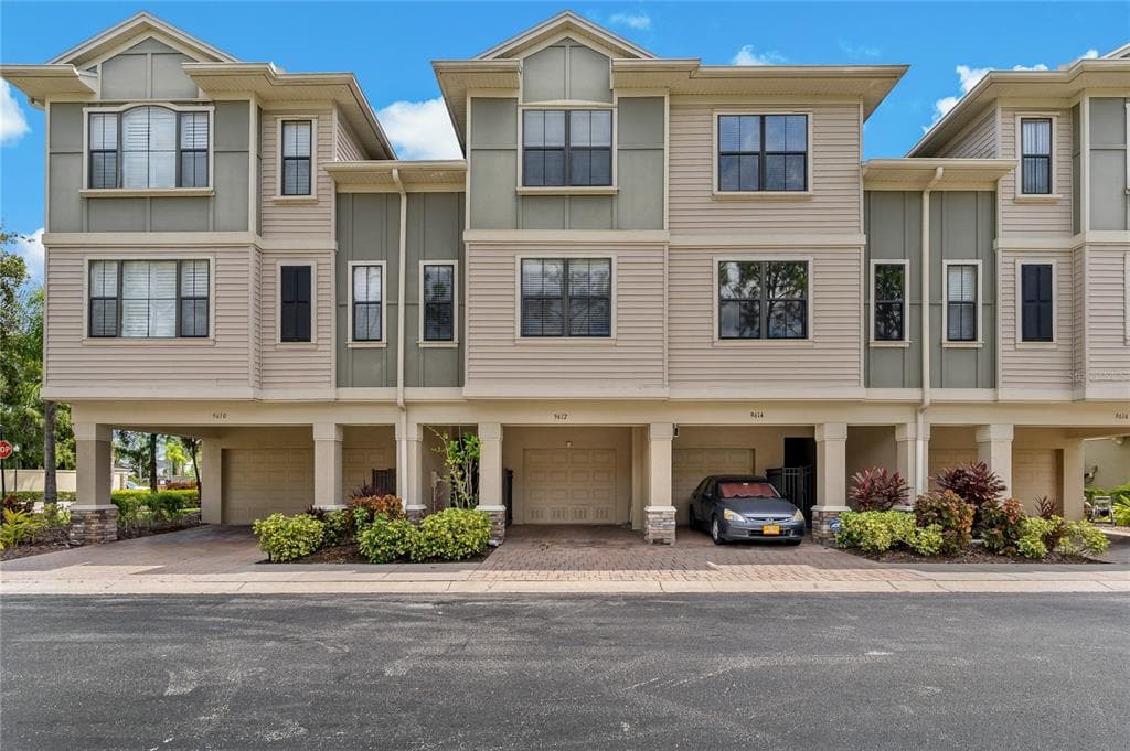 9612 BAY GROVE LANE TAMPA, FL 33615