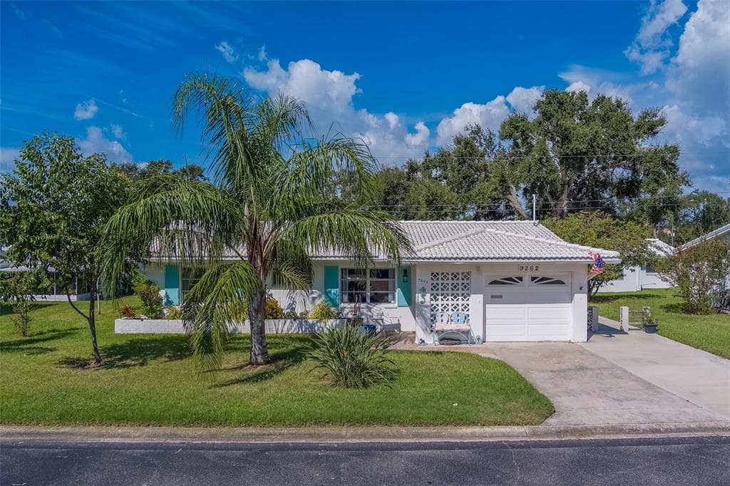 9262 140TH LANE SEMINOLE, FL 33776